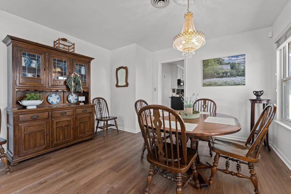 Vintage Veranda - Ping Pong Table & More Fredericksburg Exterior foto