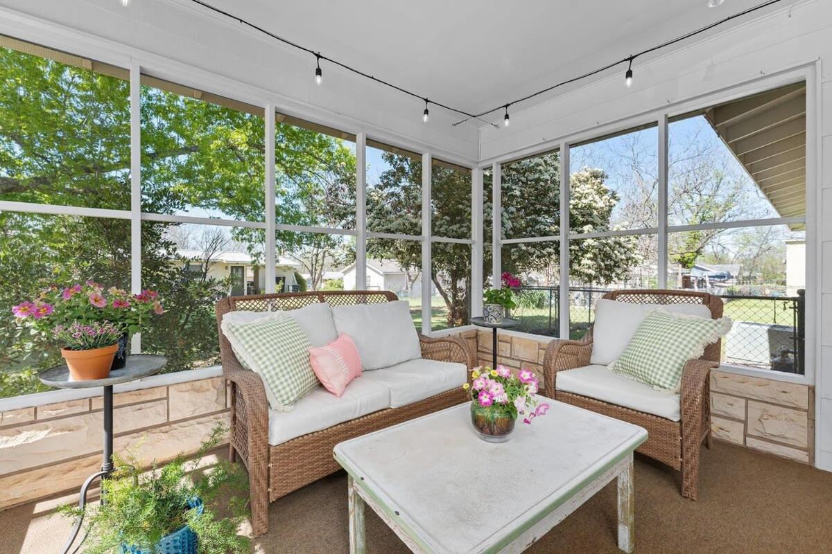 Vintage Veranda - Ping Pong Table & More Fredericksburg Exterior foto